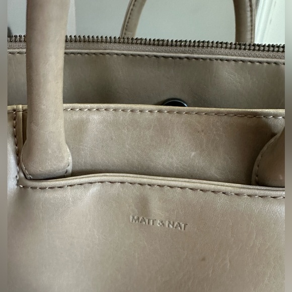 Matt &Nat satchel bag purse. Great for work or weekend! Vegan leather. - Picture 2 of 10